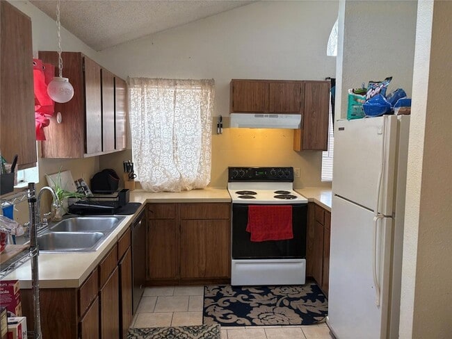 Photo - 8811 Pineridge Dr Unit B