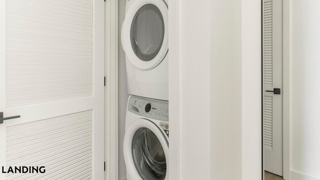 Photo - 1007 S Mint St Unit 832