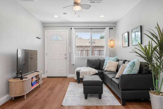 Photo - 2326 Cherry Ave Unit ID1310560P