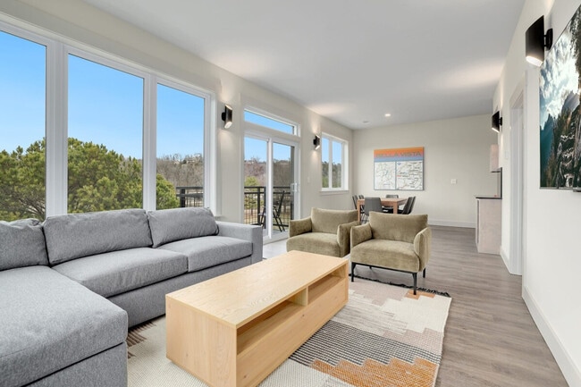 Photo - 10 Riordan Rd Unit ID1221864P