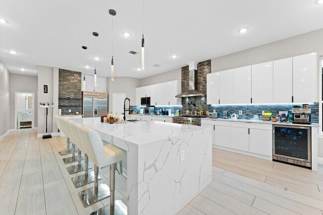 Photo - 1425 Adkins Rd