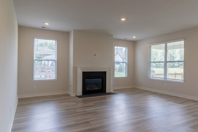 Photo - 1442 English Oak Dr