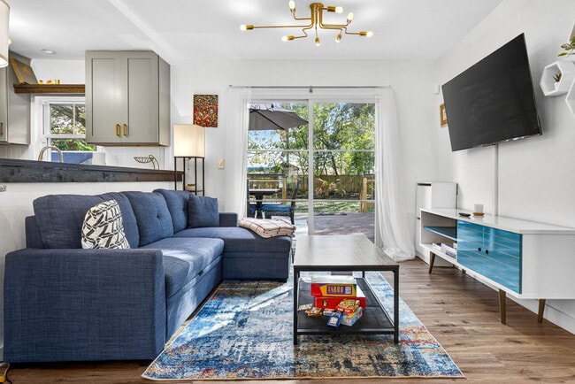 Photo - 1317 E Diana St Unit ID1384017P