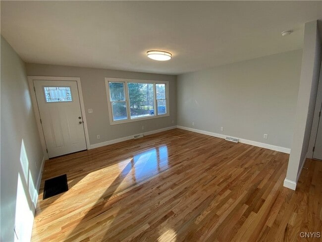 Photo - 3299 Mohawk St