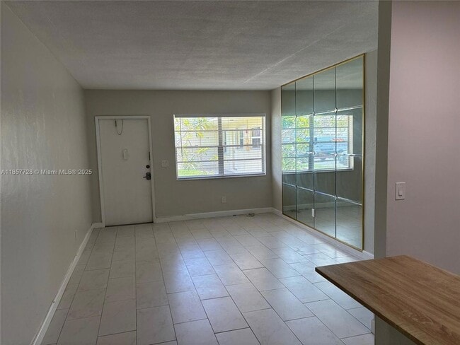 Photo - 1301 N 12th Ct Unit 5A