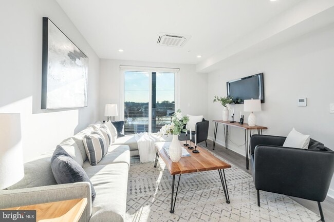 Photo - 3449 Scotts Ln Unit B413