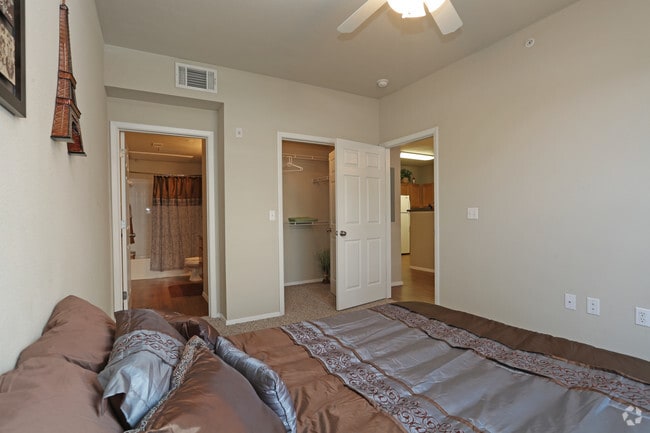 B1 Bedroom - Magoffin Park Villas