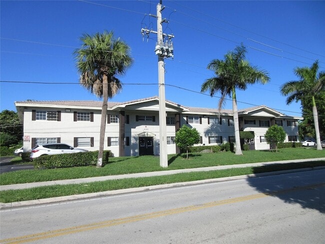 Photo - 4240 Woodside Dr Unit 8