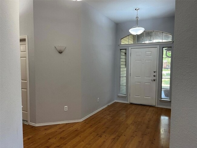 Photo - 604 Territory Cove