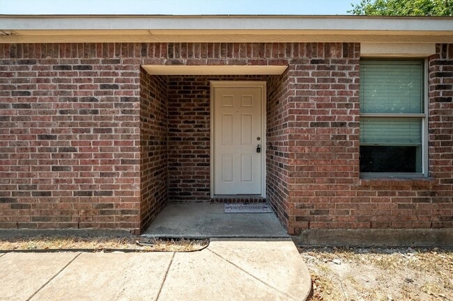 Photo - 121 Cliff Height Cir
