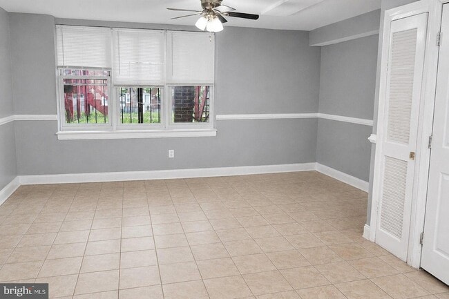 Photo - 63 Galveston Pl SW Unit B