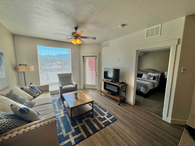 Photo - 460 E 400 S Unit SI ID1389265P