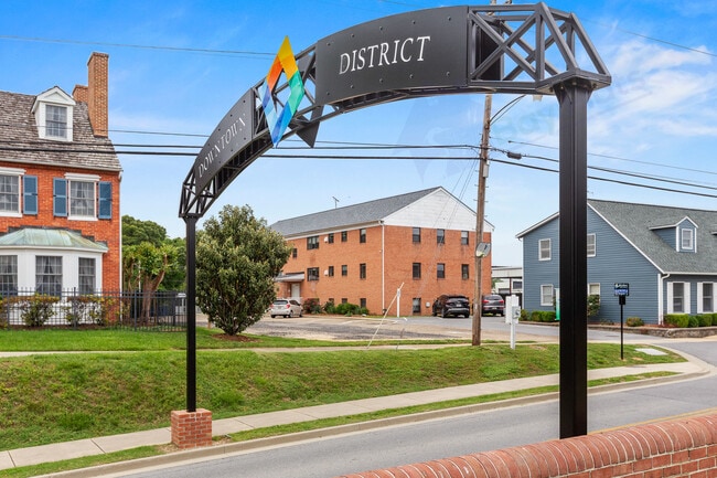 Building Photo - Seymour Apartments