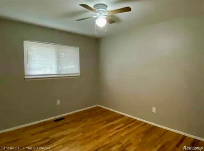 Photo - 467 S Marie St