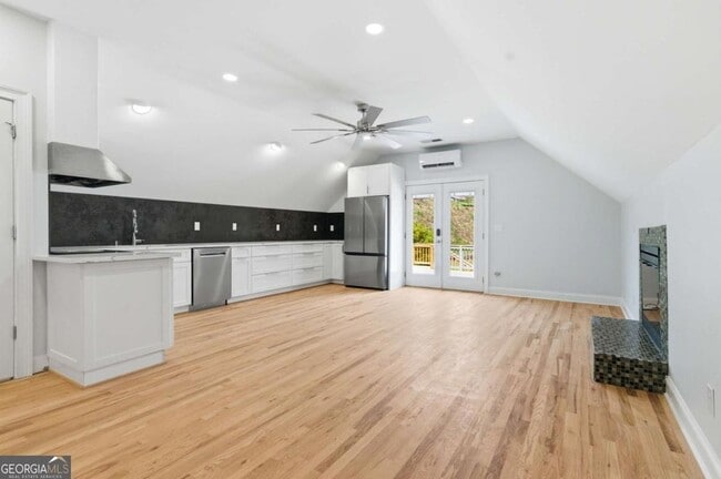 Building Photo - 850 Ormewood Ave SE