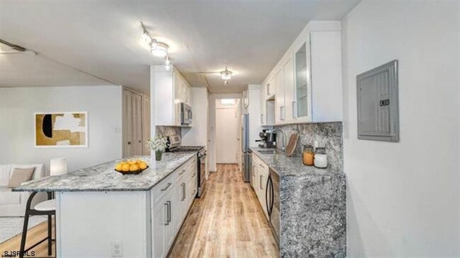 Photo - 101 S Plaza Pl