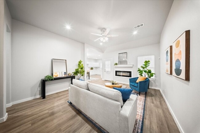 Photo - 1624 E Collin St