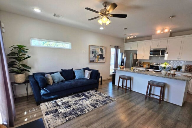 Building Photo - 2704 Sam Wilson St Unit SI ID1391353P