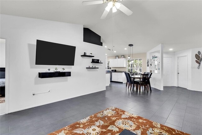 Photo - 2648 Nassau St