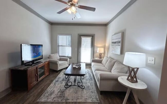 Building Photo - 900 Venue Wy Unit SI ID1328922P