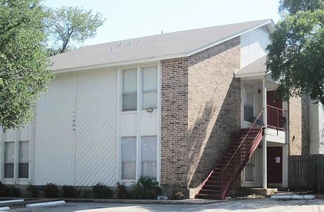 Building Photo - 11904 Alpheus Ave