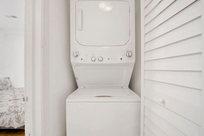 Photo - 503 W Wrightwood Ave Unit ID1319110P