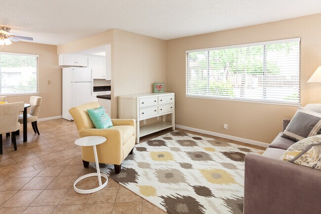 Photo - Campus Court Apartments