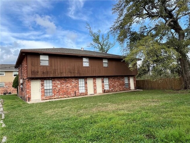 Building Photo - 824 Early St Unit 2