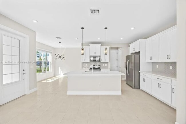Building Photo - 3552 NW Solange Ct