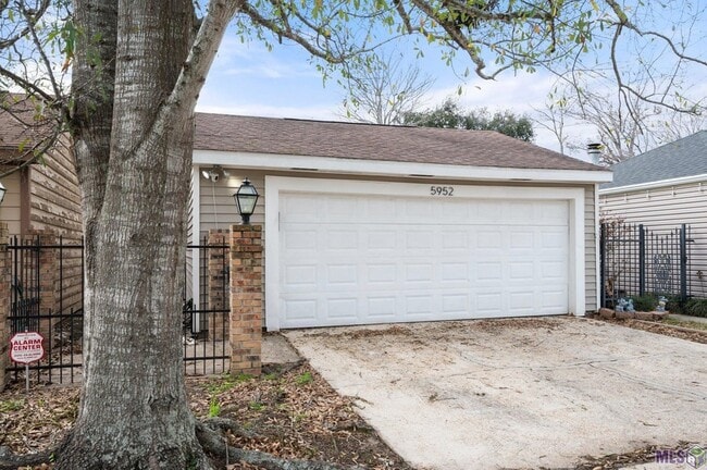 Photo - 5952 Fort Clarke Dr N