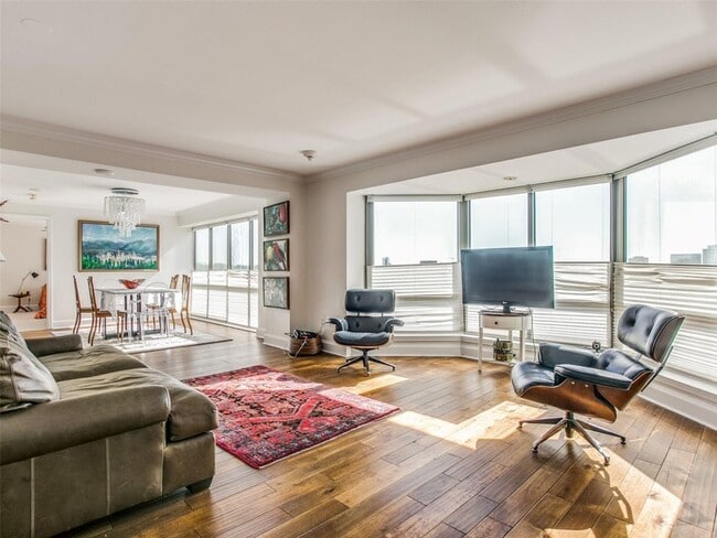 Building Photo - 4242 Lomo Alto Dr Unit N72