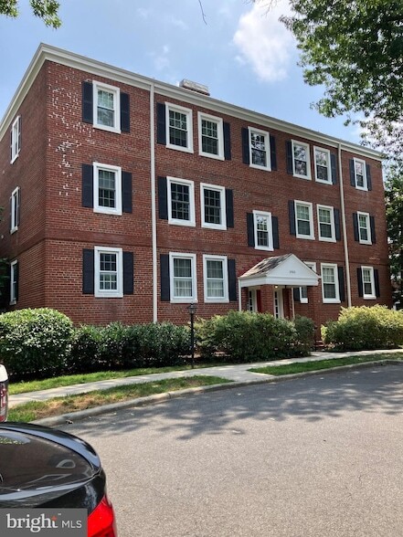 Building Photo - 2980 S Columbus St Unit C2