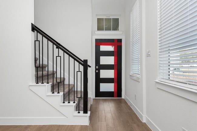 Photo - 120 Red Cascade Trl