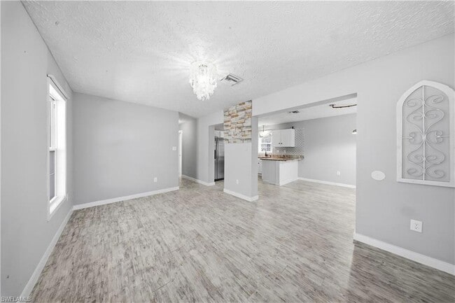 Photo - 286 Leawood Cir