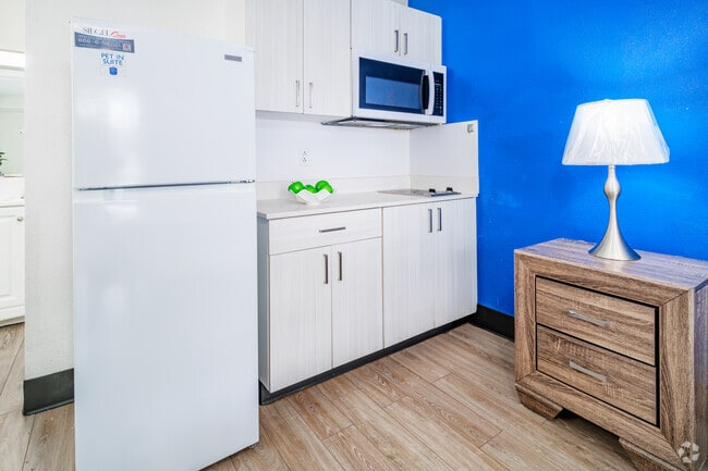 Studio - 280SF - Kitchen - Siegel Suites San Antonio