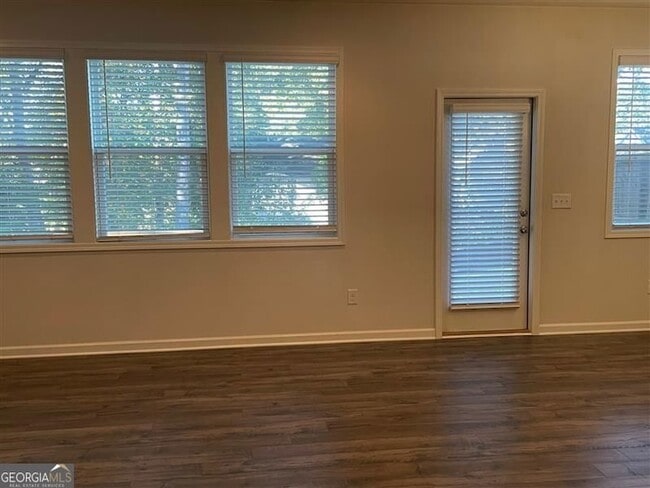 Photo - 1809 Parkades Path