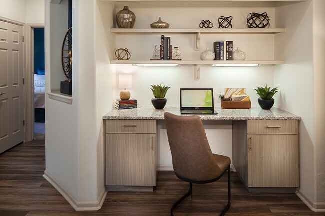 Built-in desks and shelves - The Meadows at Meridian Apartments