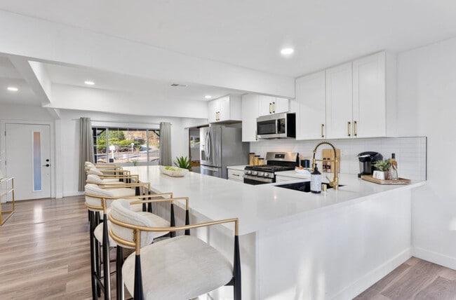 Photo - 4404 Vista Way Unit ID1288269P