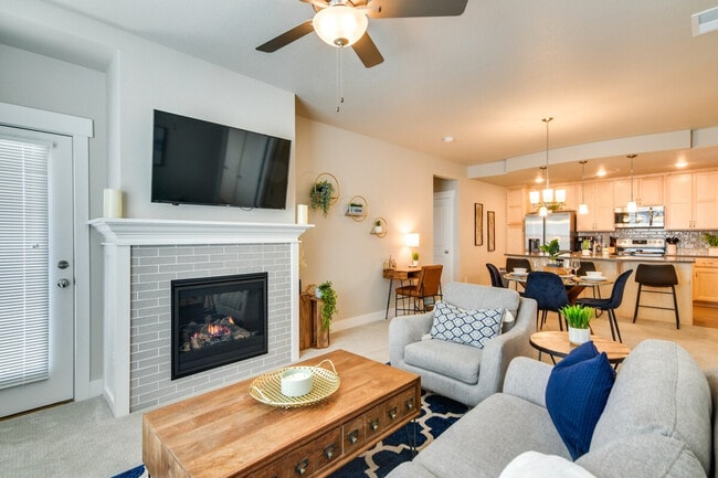 Building Photo - 4622 Hahns Peak Dr Unit SI ID1385715P