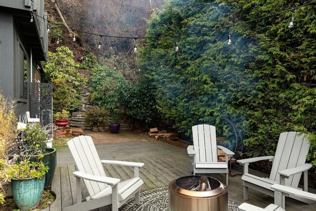 Photo - 3711 S Shorewood Ave Unit ID1035994P