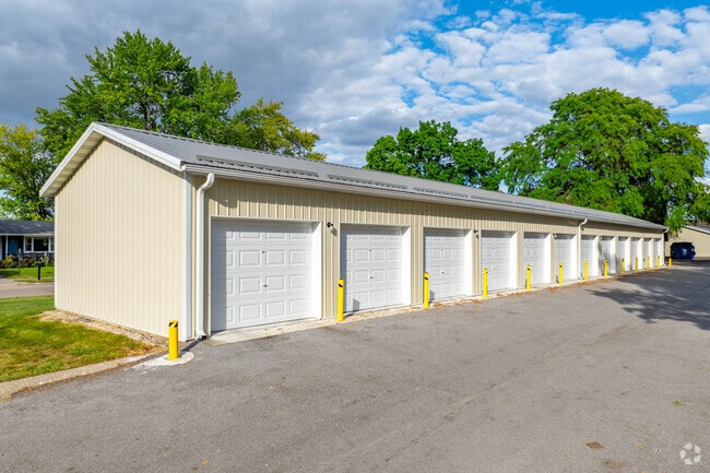 Garage Bays - Chateau Knoll