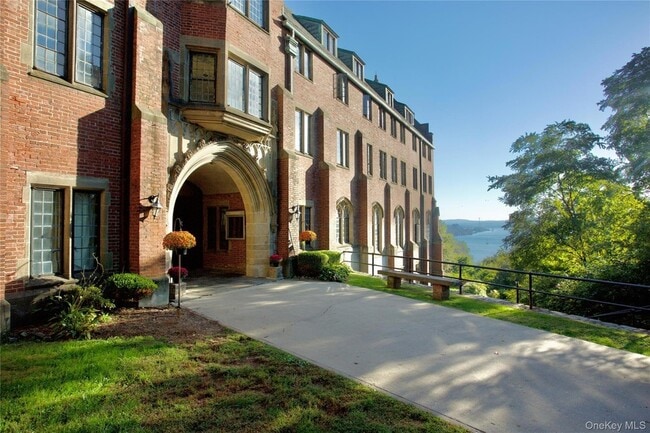 Photo - 403 Chateau Rive Unit 403