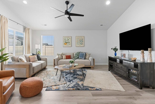 Building Photo - 4289 N Glassford Ave Unit ID1250678P