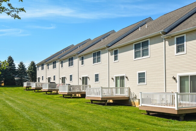 Linden Court- 3 Bedroom Townhomes - Bethlehem Apartments