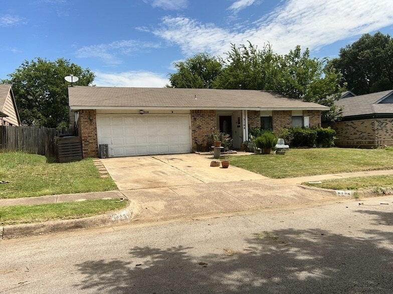 Photo - 3104 Woodlark Dr