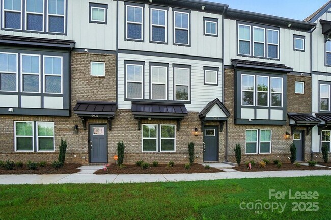 Photo - 5033 Westmead Ln