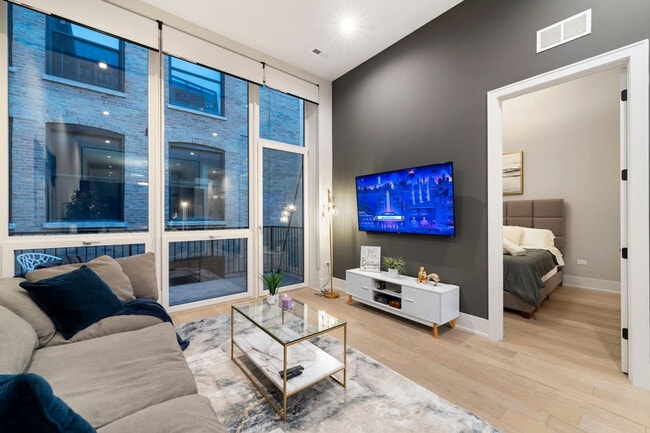 Photo - 318 W Grand Ave Unit ID1244921P