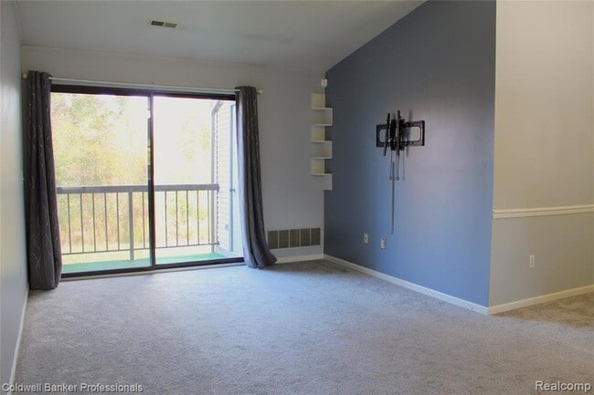 Photo - 42540 Lilley Pointe Dr