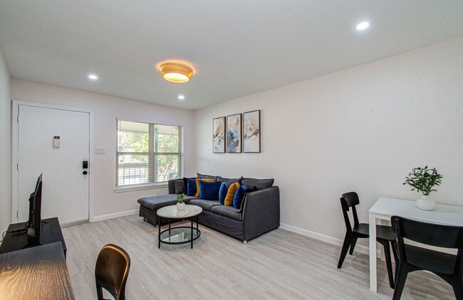 Photo - 845 Augusta Dr Unit SI ID1471729P