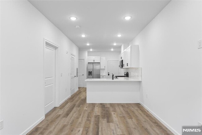 Photo - 51 E Main St Unit 210